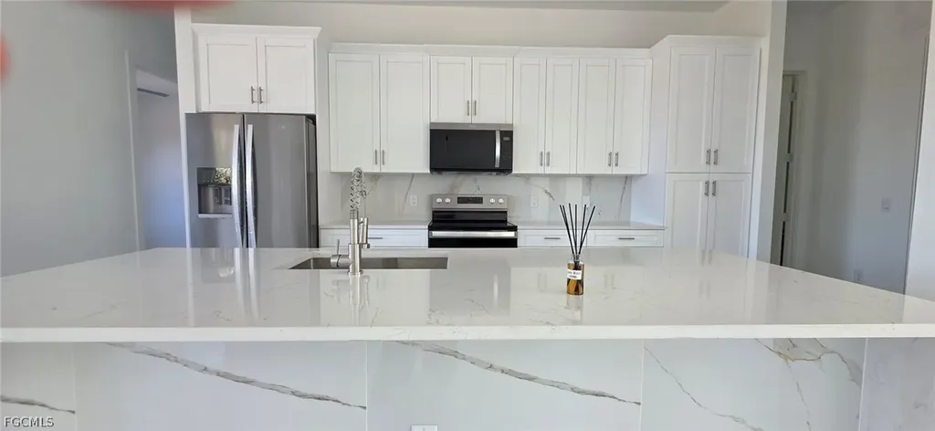 3718 8th Street SW Lehigh Acres FL 33976