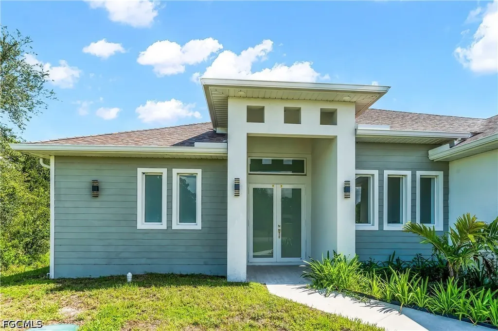 3718 8th Street SW Lehigh Acres FL 33976