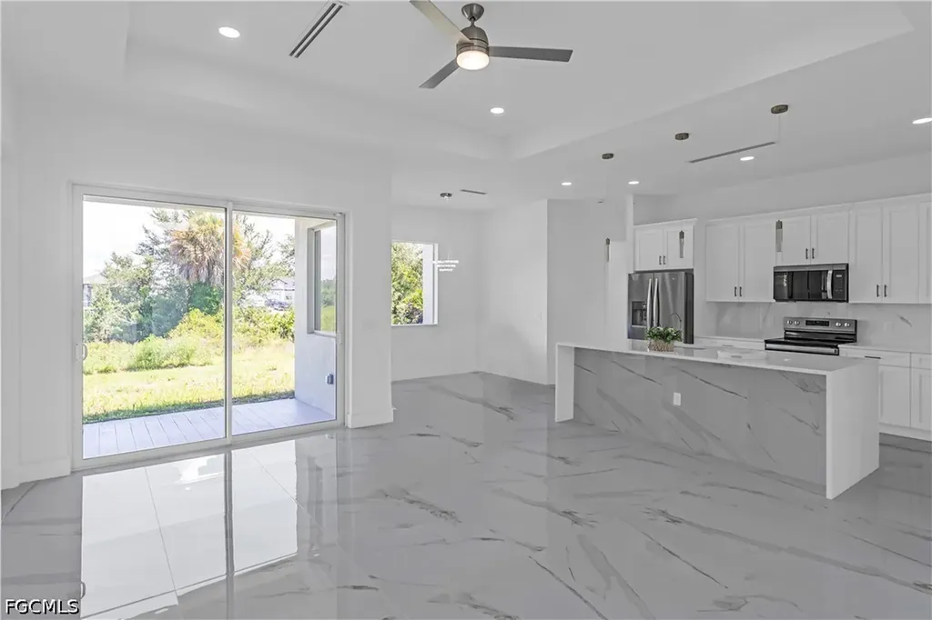 3718 8th Street SW Lehigh Acres FL 33976