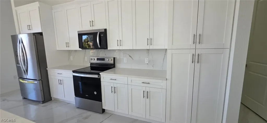 3718 8th Street SW Lehigh Acres FL 33976
