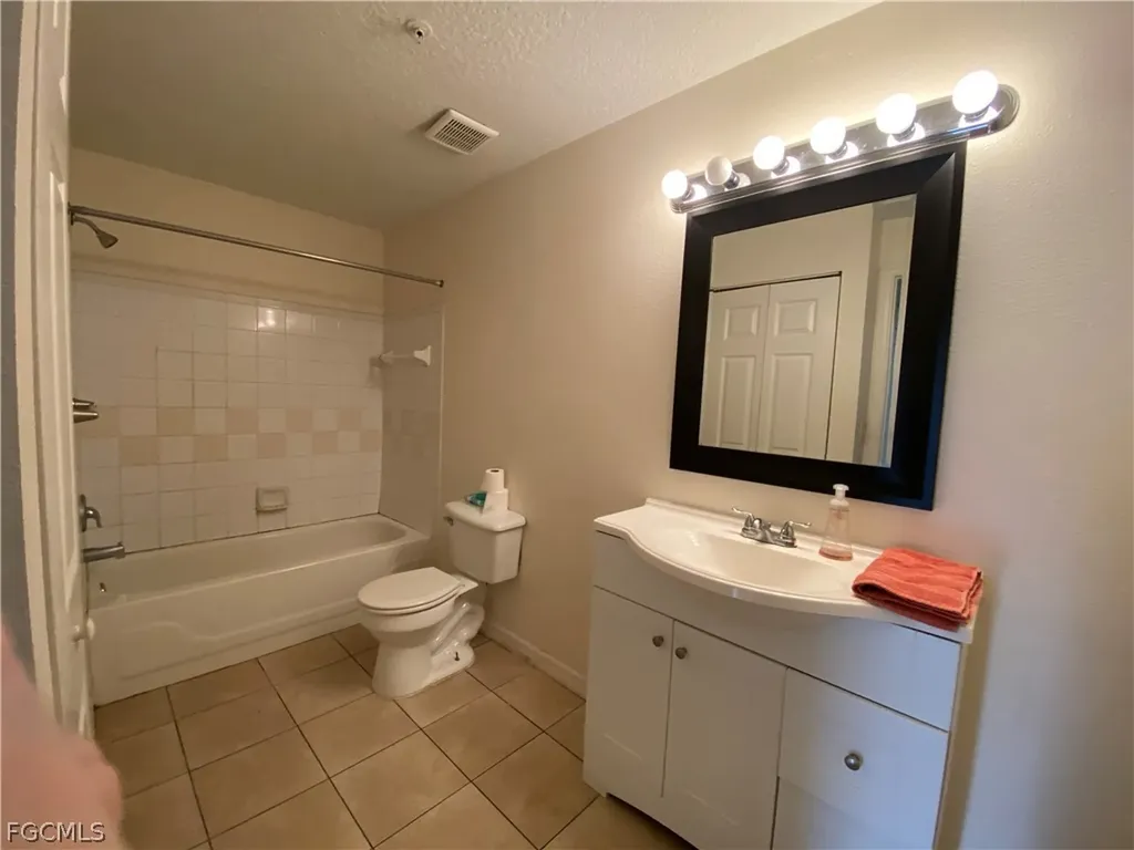 11490 Villa Grand Fort Myers FL 33913