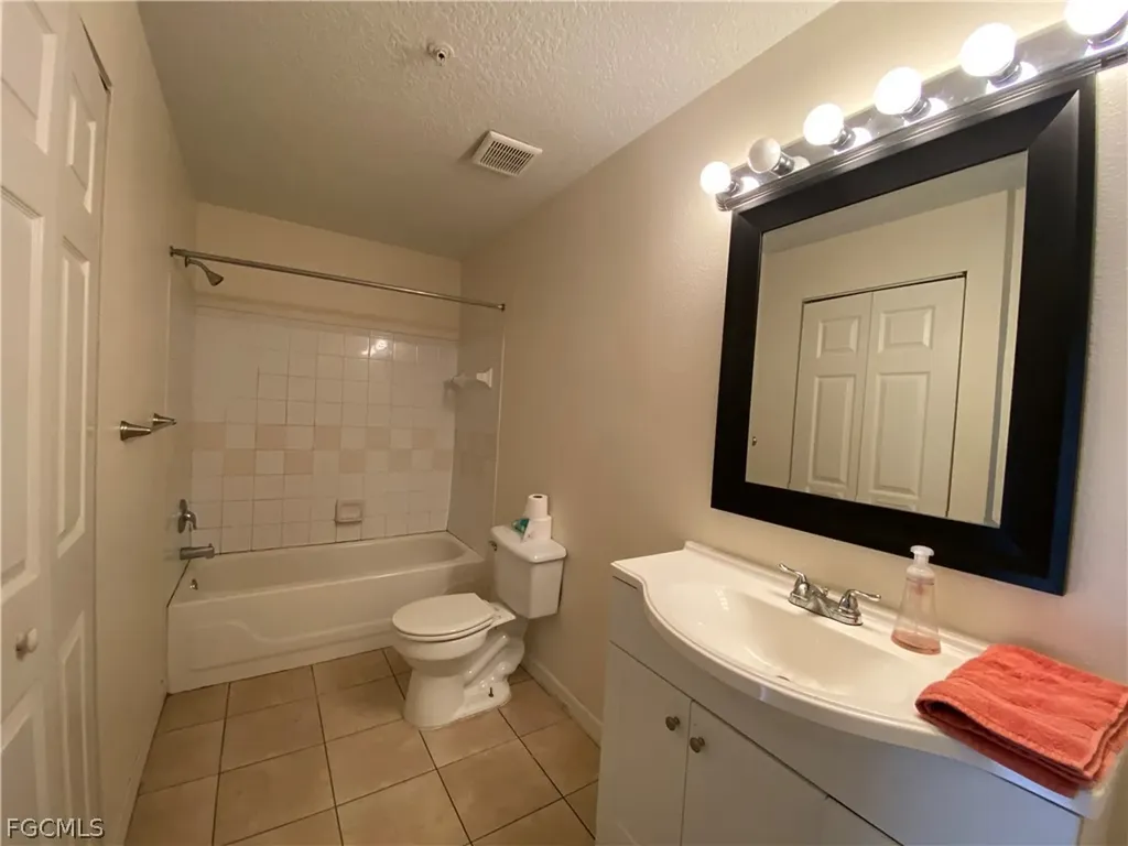 11490 Villa Grand Fort Myers FL 33913