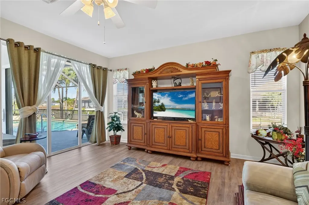 1725 SW 29th Terrace Cape Coral FL 33914