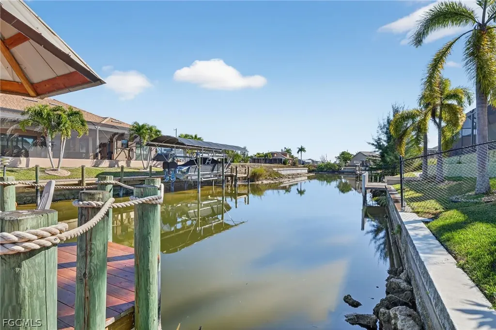 1725 SW 29th Terrace Cape Coral FL 33914