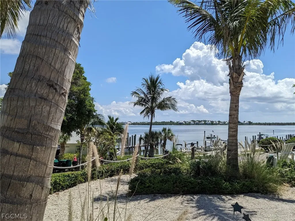 1725 SW 29th Terrace Cape Coral FL 33914