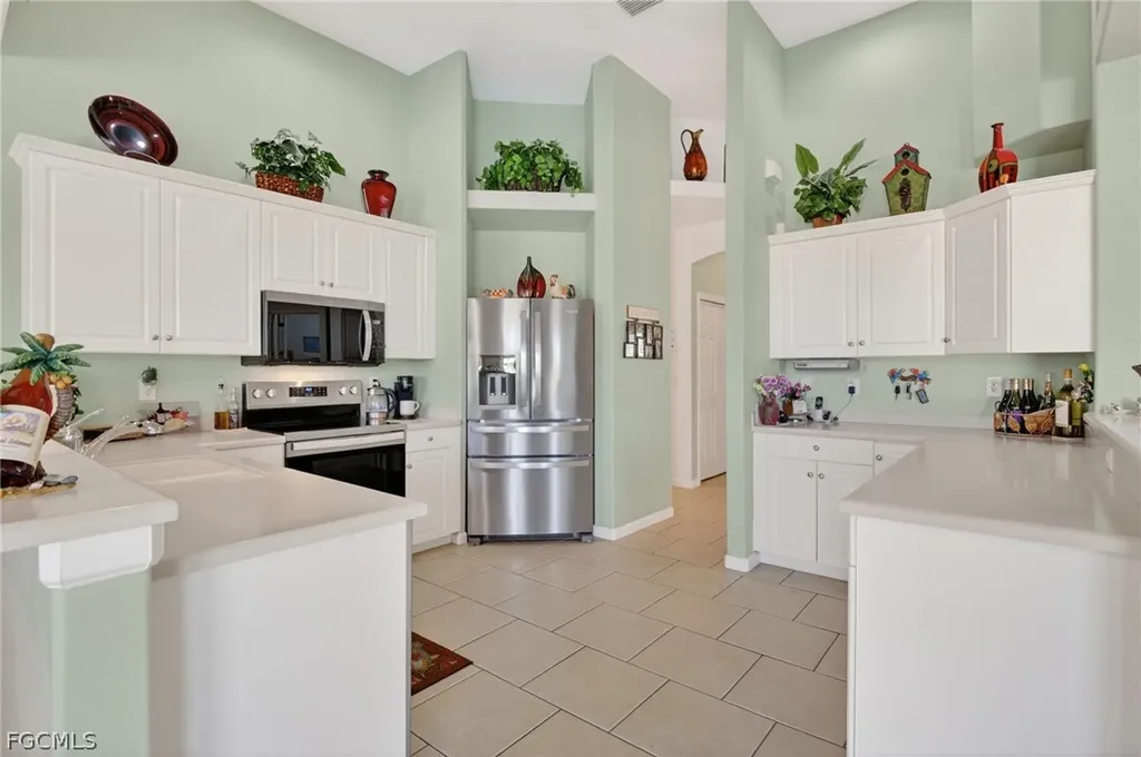 1725 SW 29th Terrace Cape Coral FL 33914