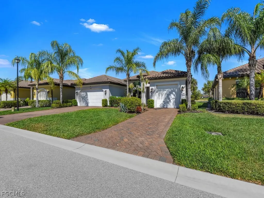 10093 Avalon Lake Circle Fort Myers FL 33913
