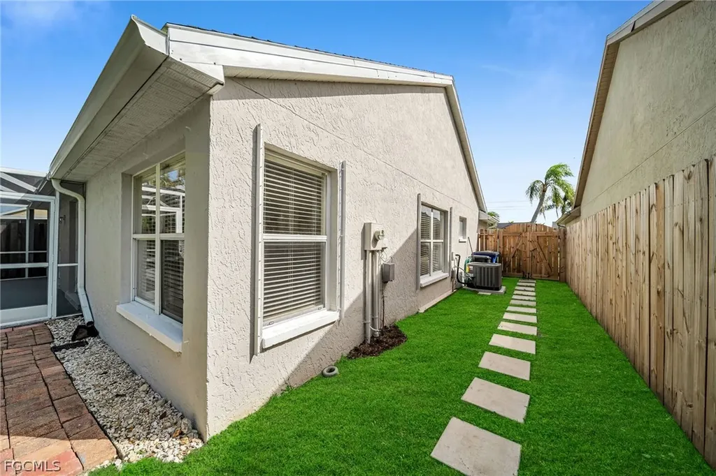 15069 Cloverdale Drive Fort Myers FL 33919