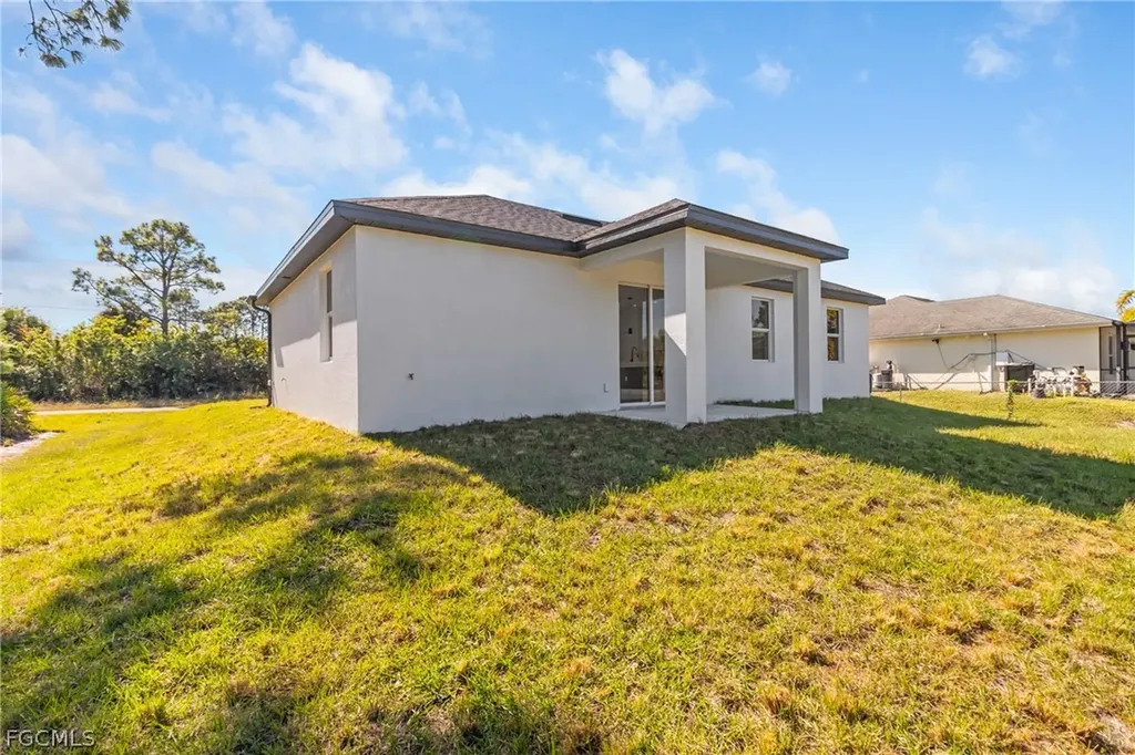 1109 Cumming Street E Lehigh Acres FL 33974