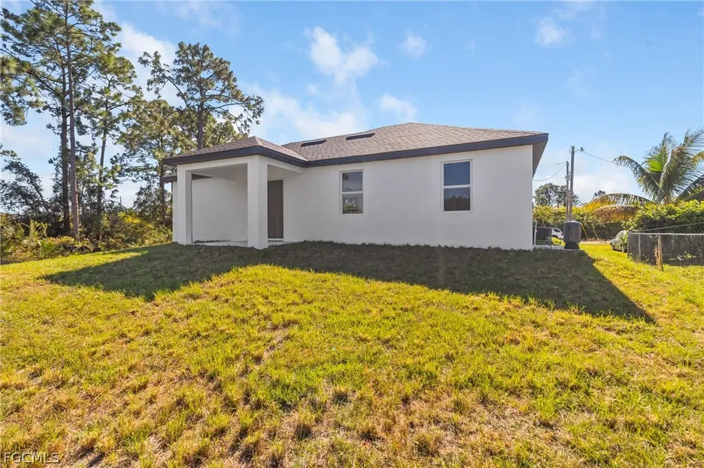 1109 Cumming Street E Lehigh Acres FL 33974