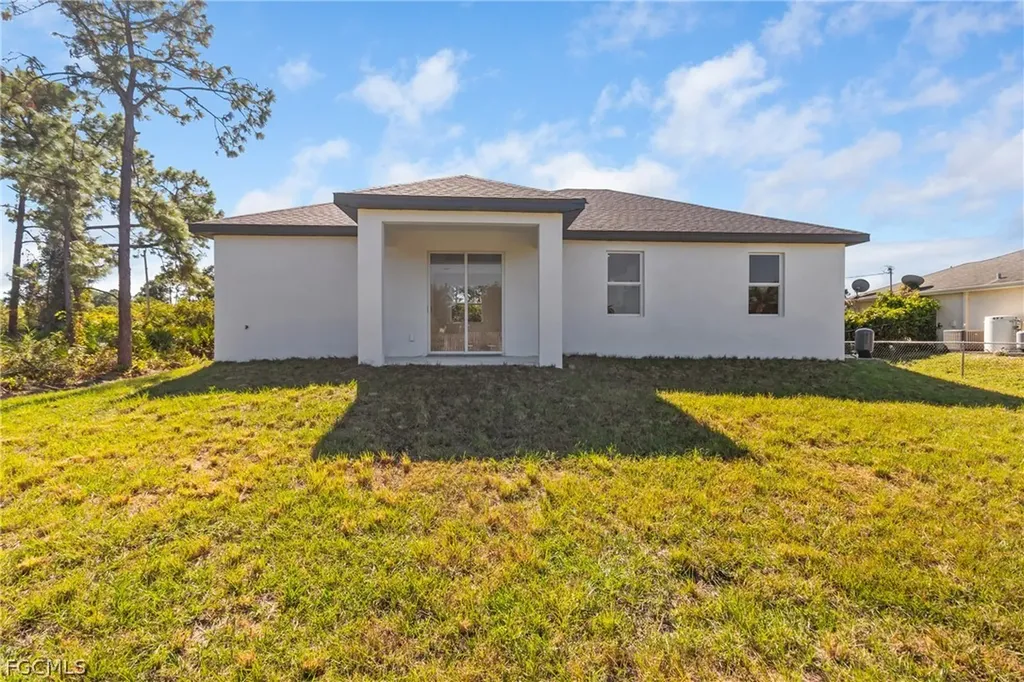 1109 Cumming Street E Lehigh Acres FL 33974