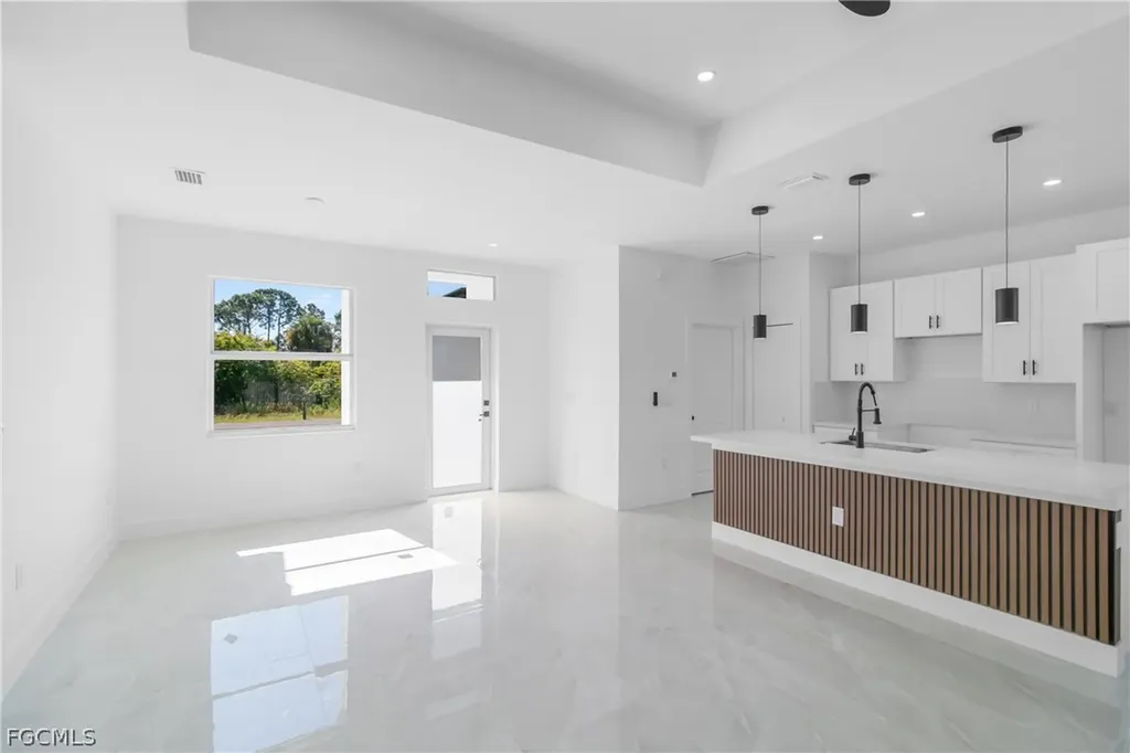 1109 Cumming Street E Lehigh Acres FL 33974