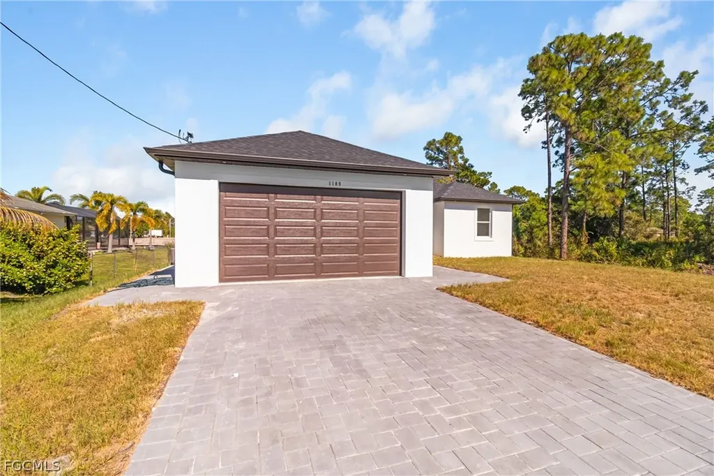 1109 Cumming Street E Lehigh Acres FL 33974