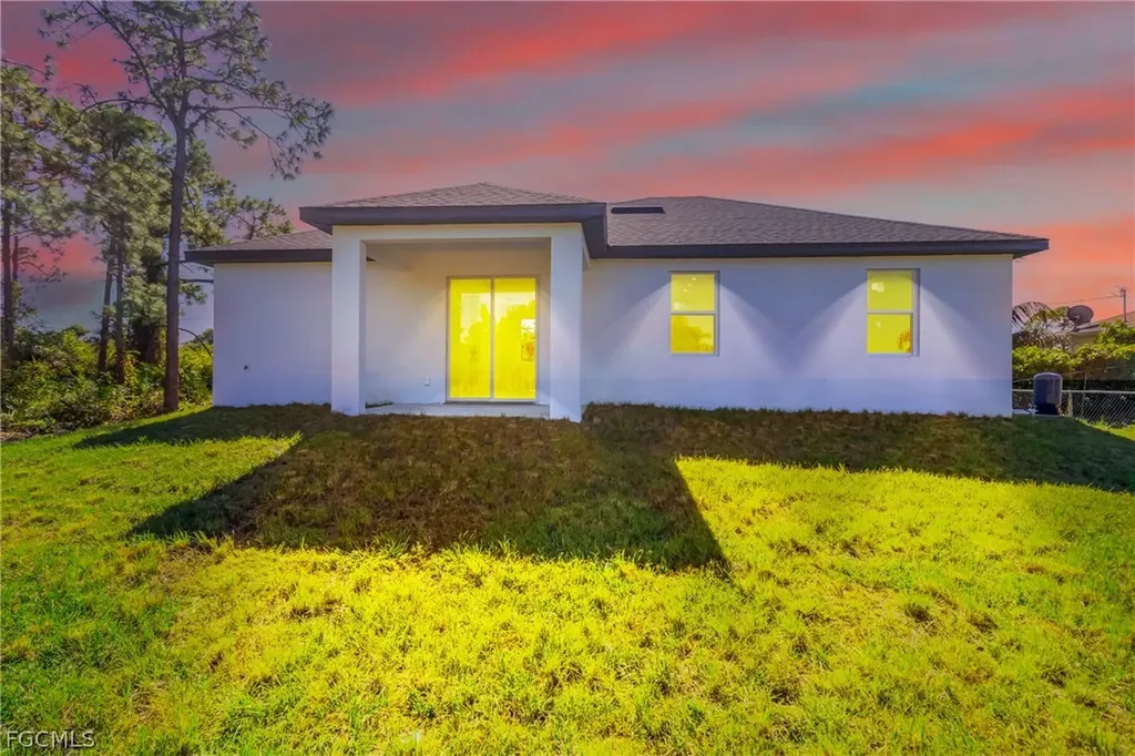 1109 Cumming Street E Lehigh Acres FL 33974