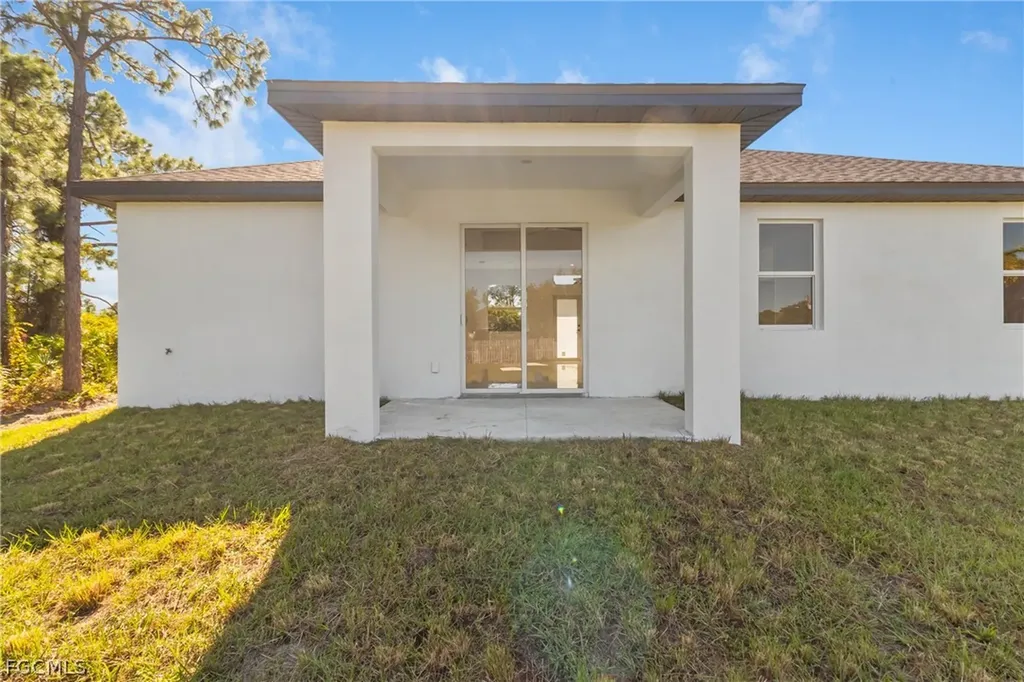 1109 Cumming Street E Lehigh Acres FL 33974