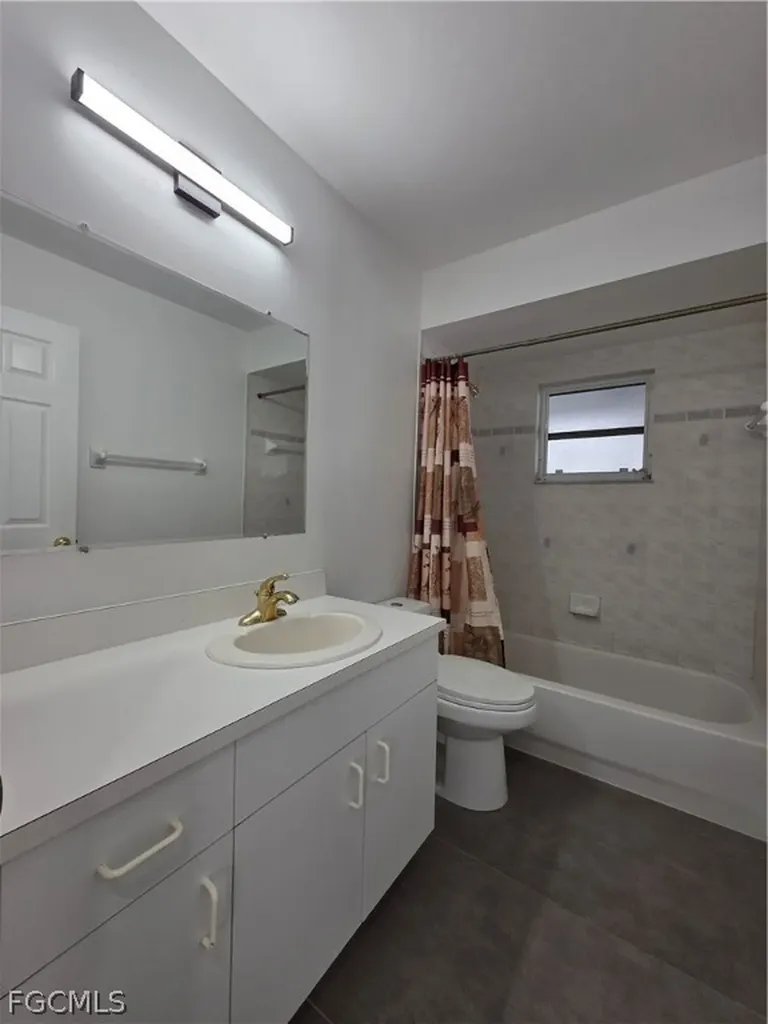 2228 SE 19th Avenue Cape Coral FL 33990