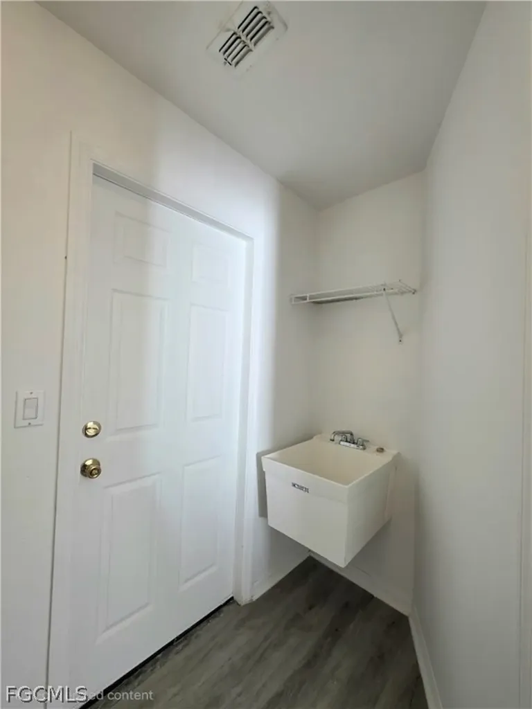 2228 SE 19th Avenue Cape Coral FL 33990