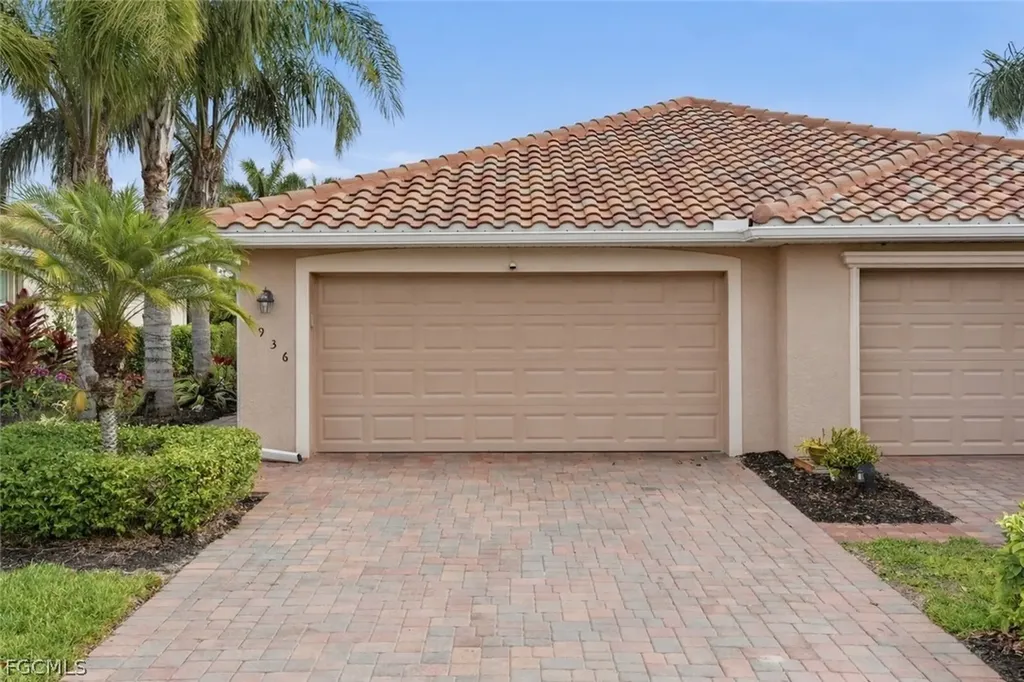 1936 Wellington Street Naples FL 34120