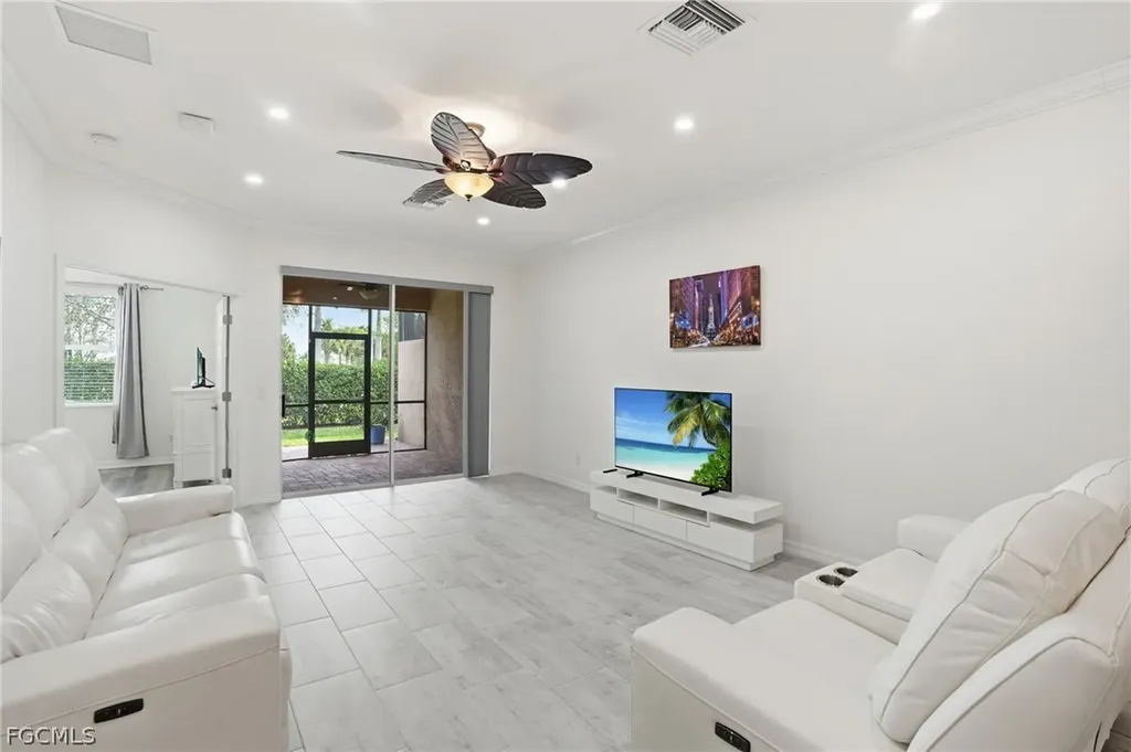 1936 Wellington Street Naples FL 34120