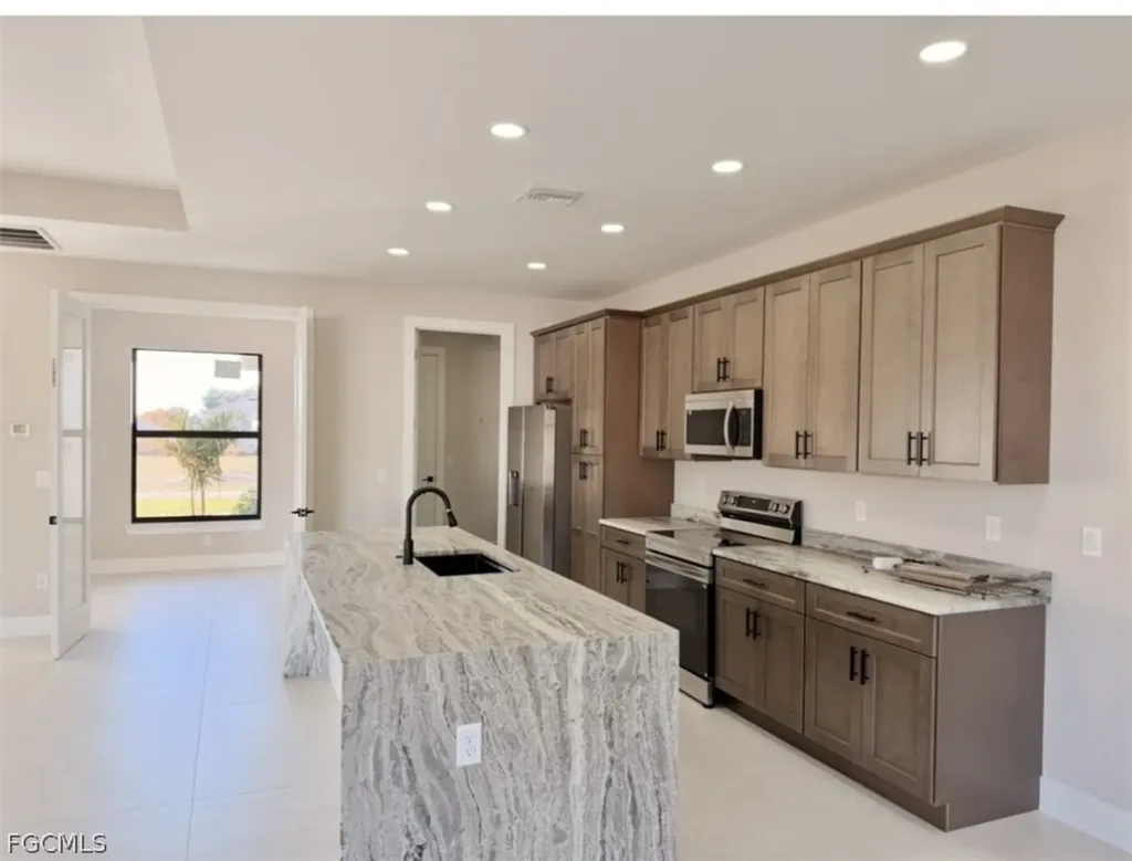3805 7th Street W Lehigh Acres FL 33971
