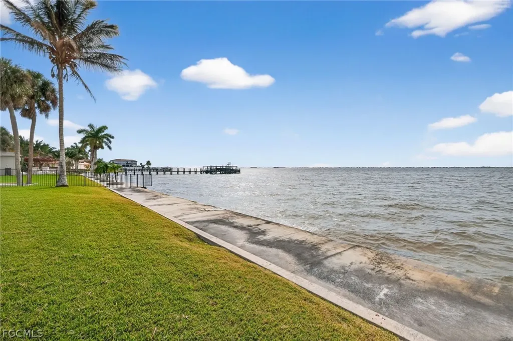 19 George Town Fort Myers FL 33919