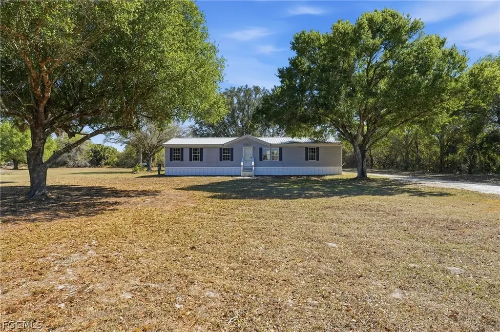 1446 Seminole Avenue Labelle FL 33935