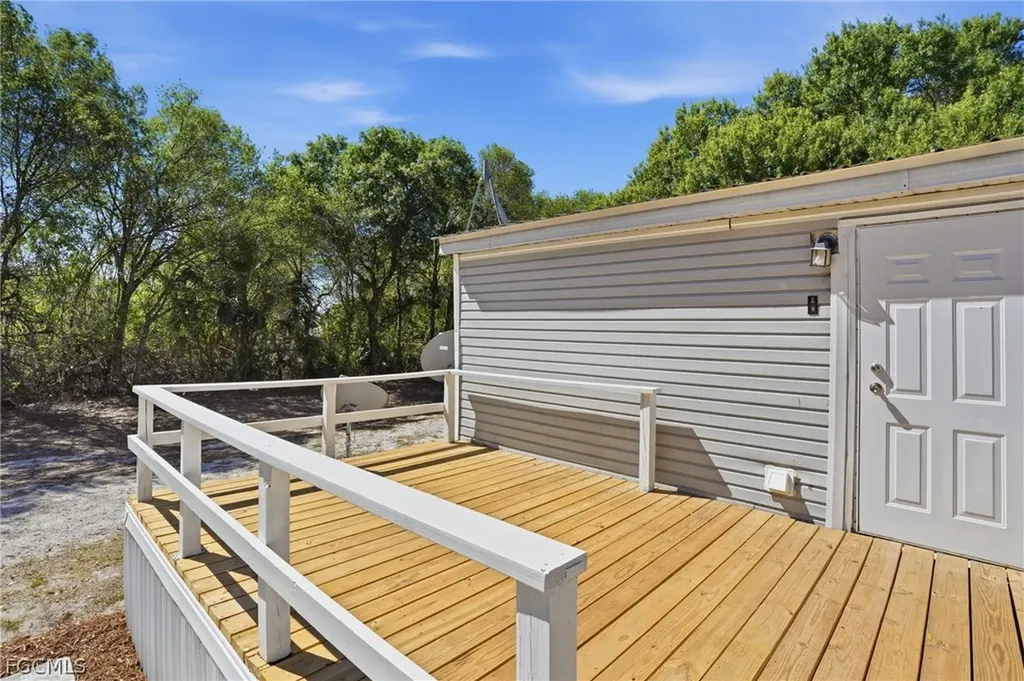 1446 Seminole Avenue Labelle FL 33935