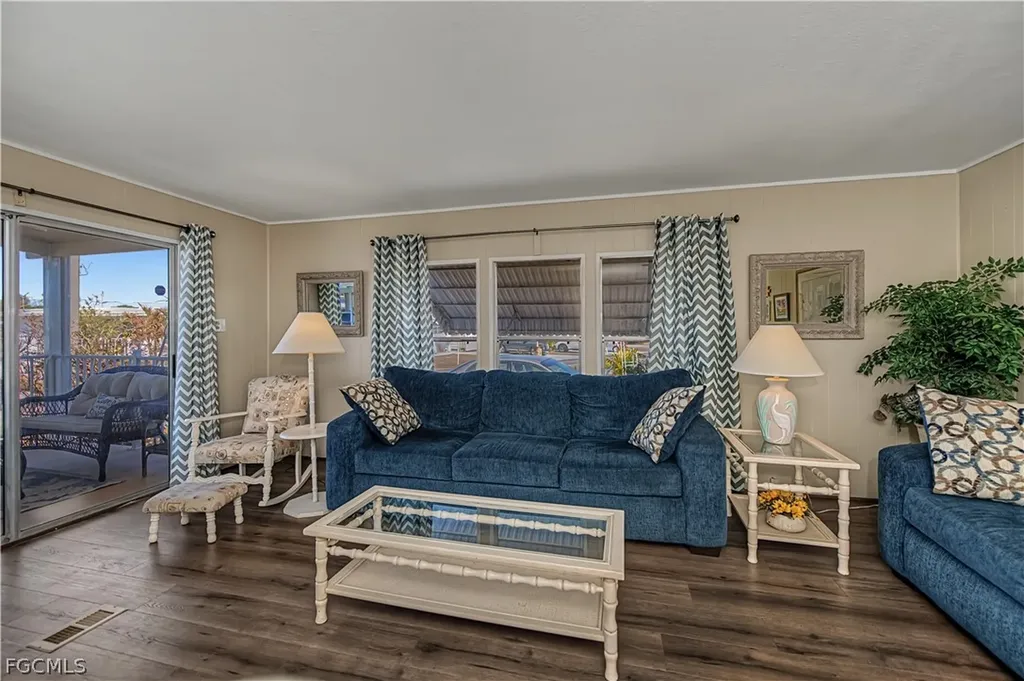 154 Overland Trail North Fort Myers FL 33917