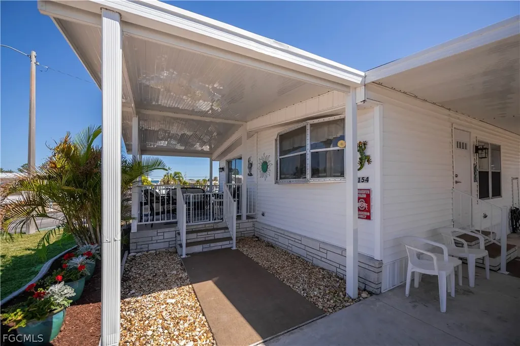 154 Overland Trail North Fort Myers FL 33917