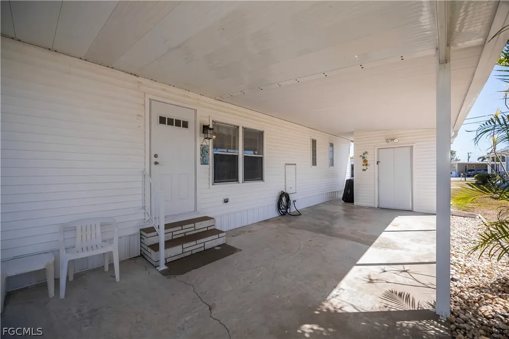 154 Overland Trail North Fort Myers FL 33917