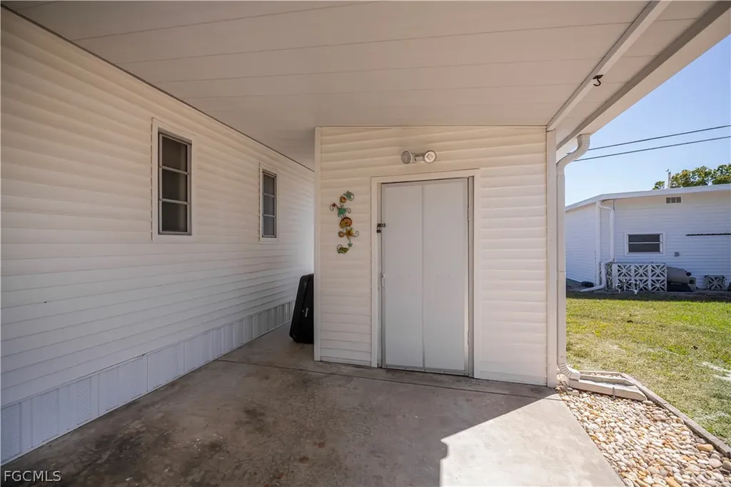 154 Overland Trail North Fort Myers FL 33917