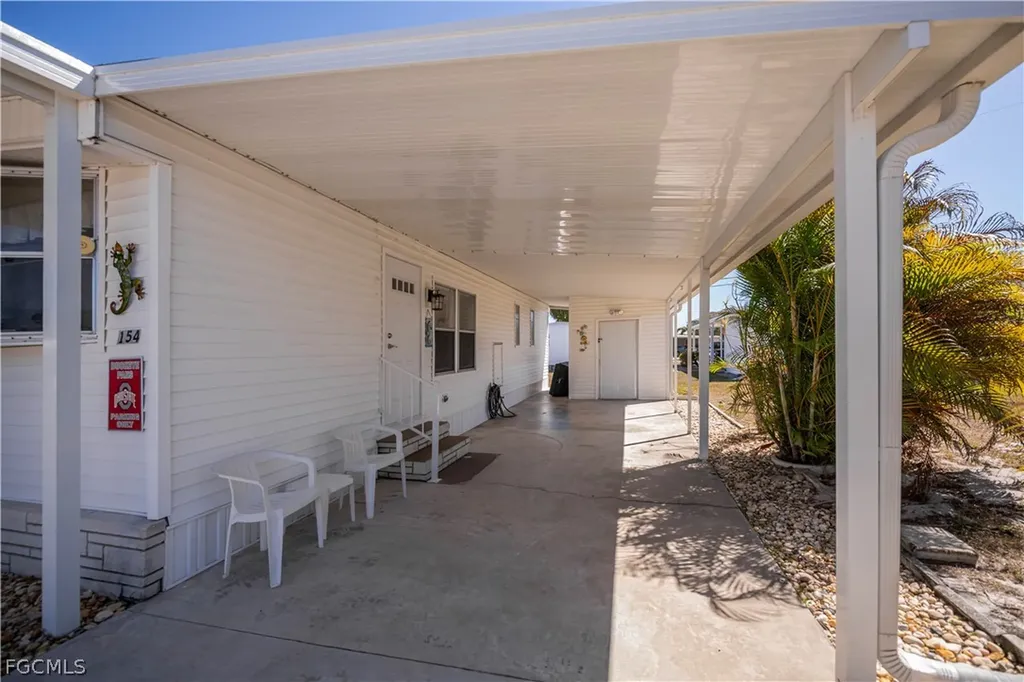 154 Overland Trail North Fort Myers FL 33917