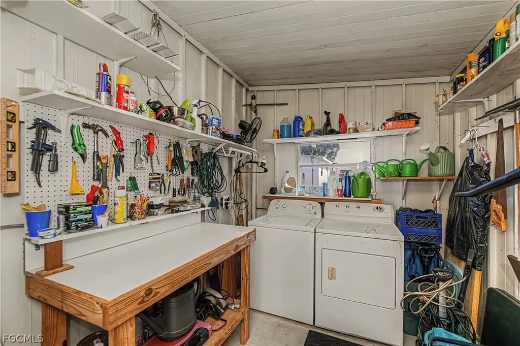 154 Overland Trail North Fort Myers FL 33917