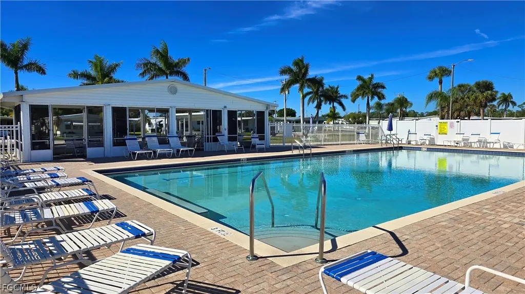 154 Overland Trail North Fort Myers FL 33917