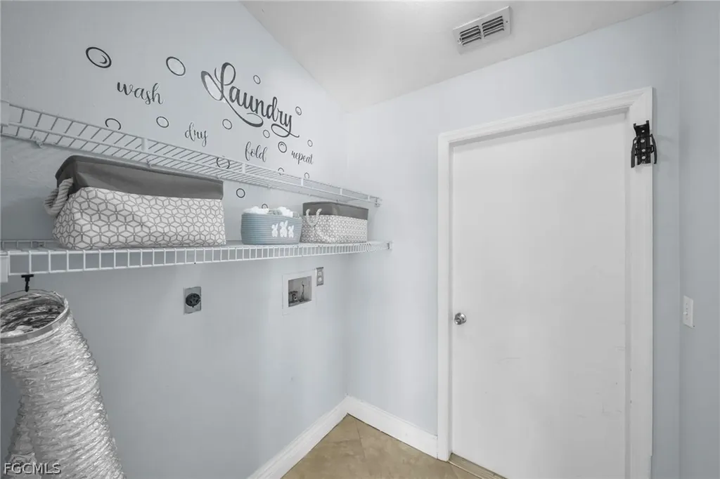 152 SE 19th Lane Cape Coral FL 33990