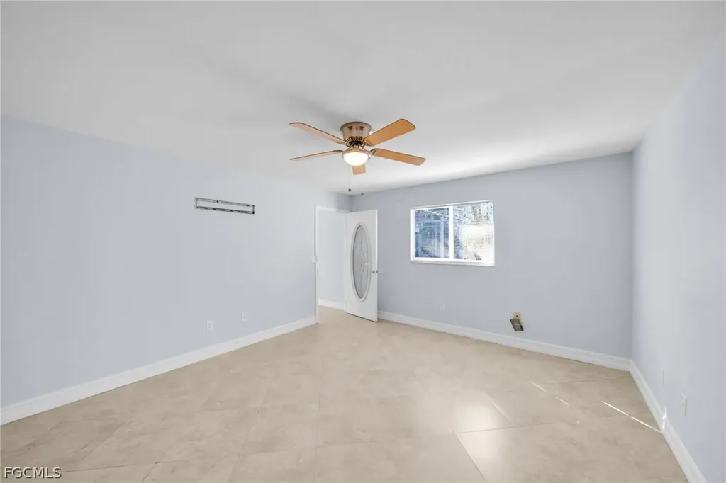 152 SE 19th Lane Cape Coral FL 33990
