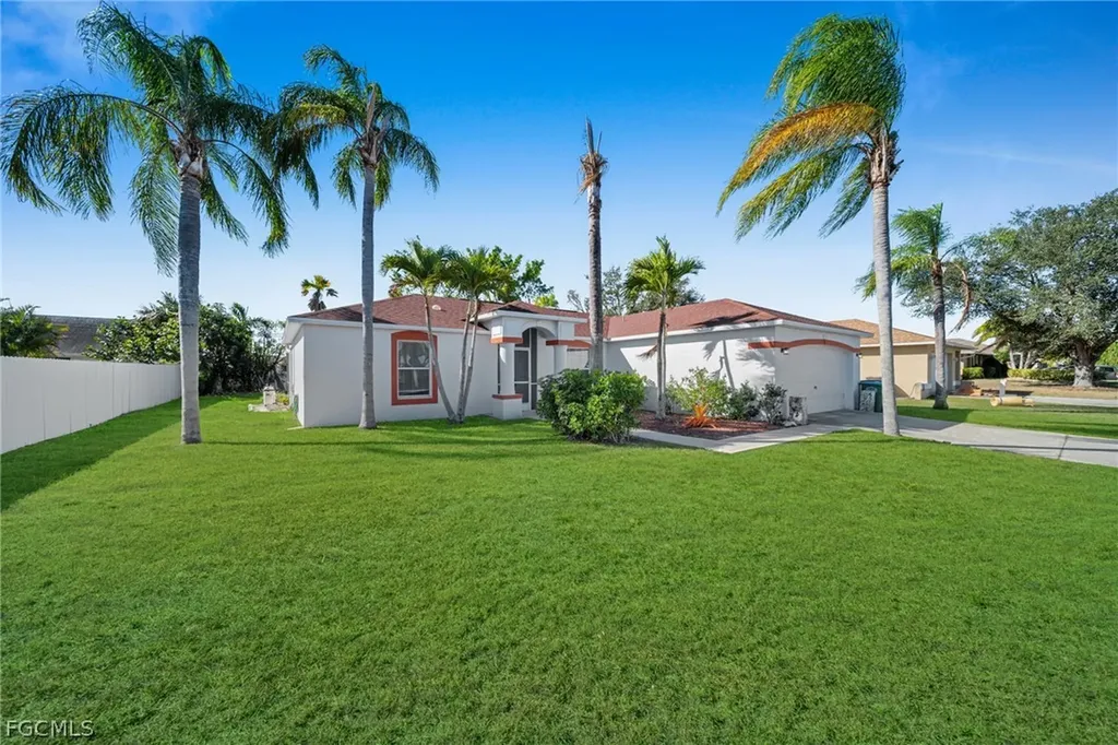 152 SE 19th Lane Cape Coral FL 33990