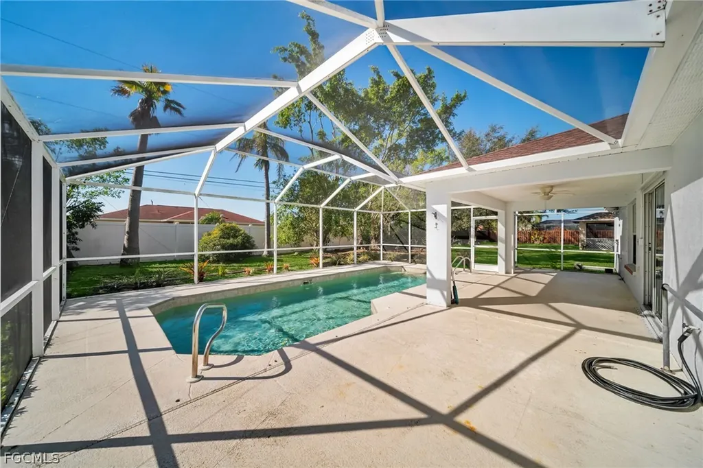 152 SE 19th Lane Cape Coral FL 33990