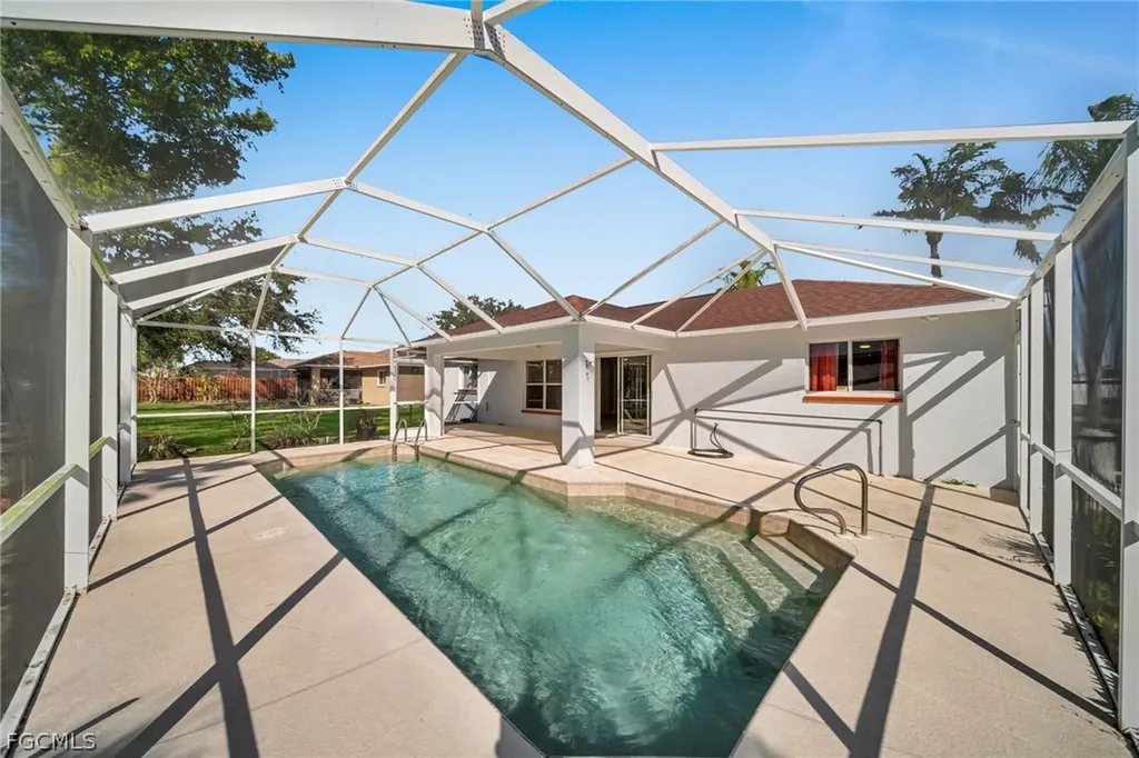 152 SE 19th Lane Cape Coral FL 33990