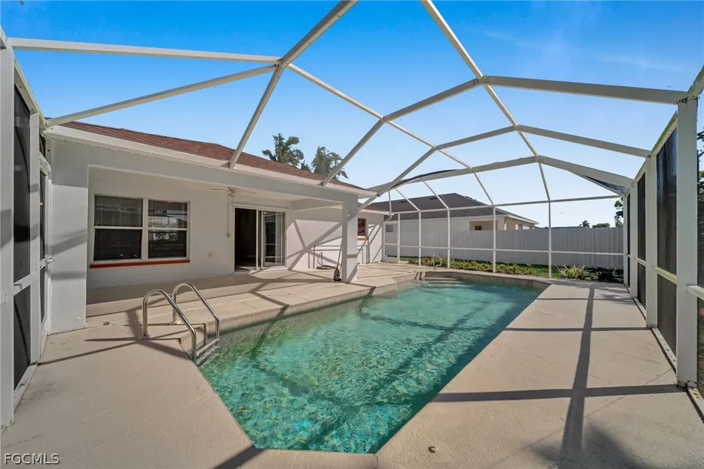 152 SE 19th Lane Cape Coral FL 33990