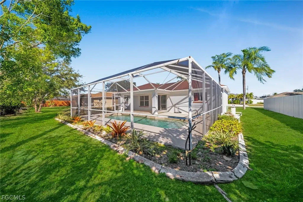 152 SE 19th Lane Cape Coral FL 33990