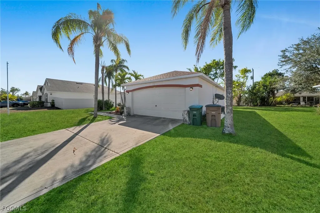 152 SE 19th Lane Cape Coral FL 33990