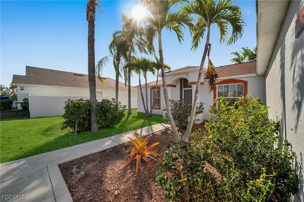 152 SE 19th Lane Cape Coral FL 33990