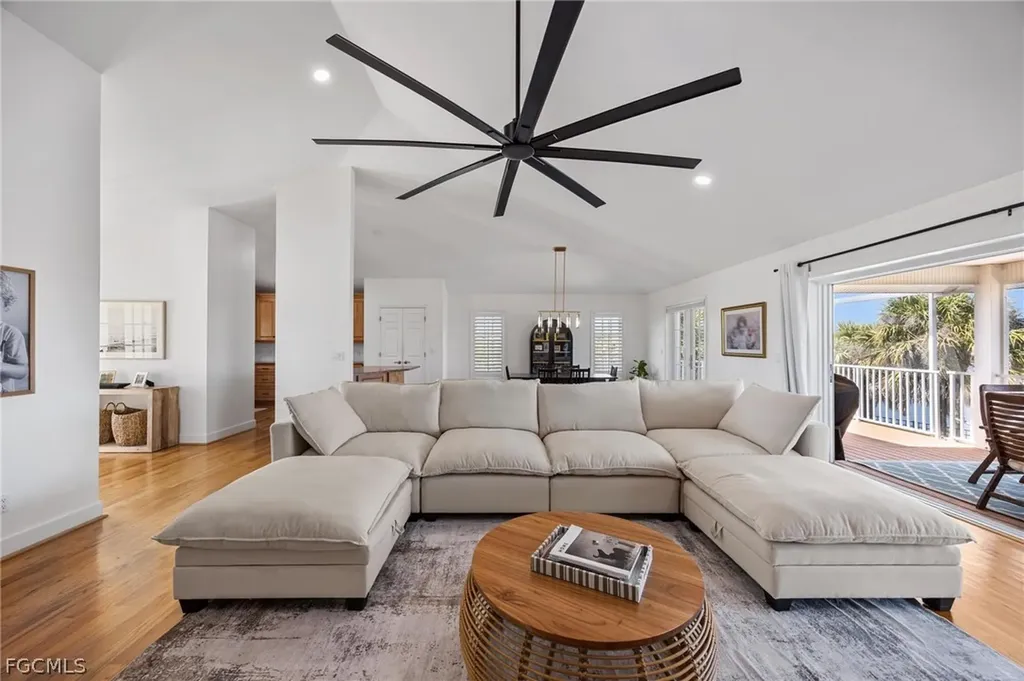 425 Lake Murex Circle Sanibel FL 33957