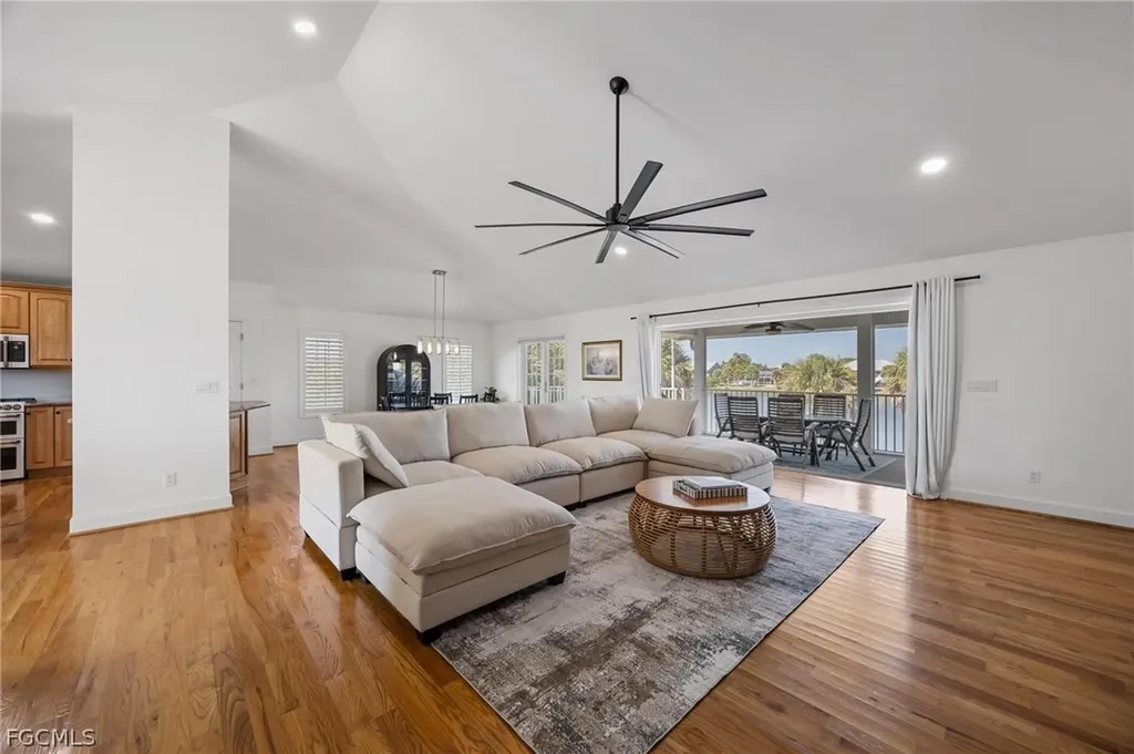425 Lake Murex Circle Sanibel FL 33957
