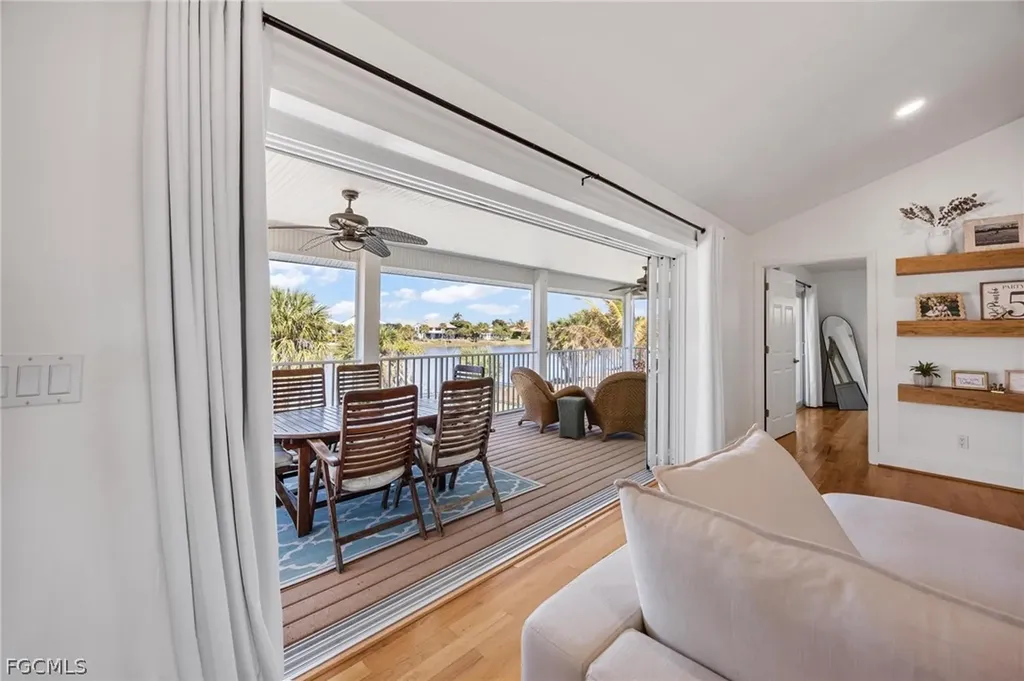 425 Lake Murex Circle Sanibel FL 33957