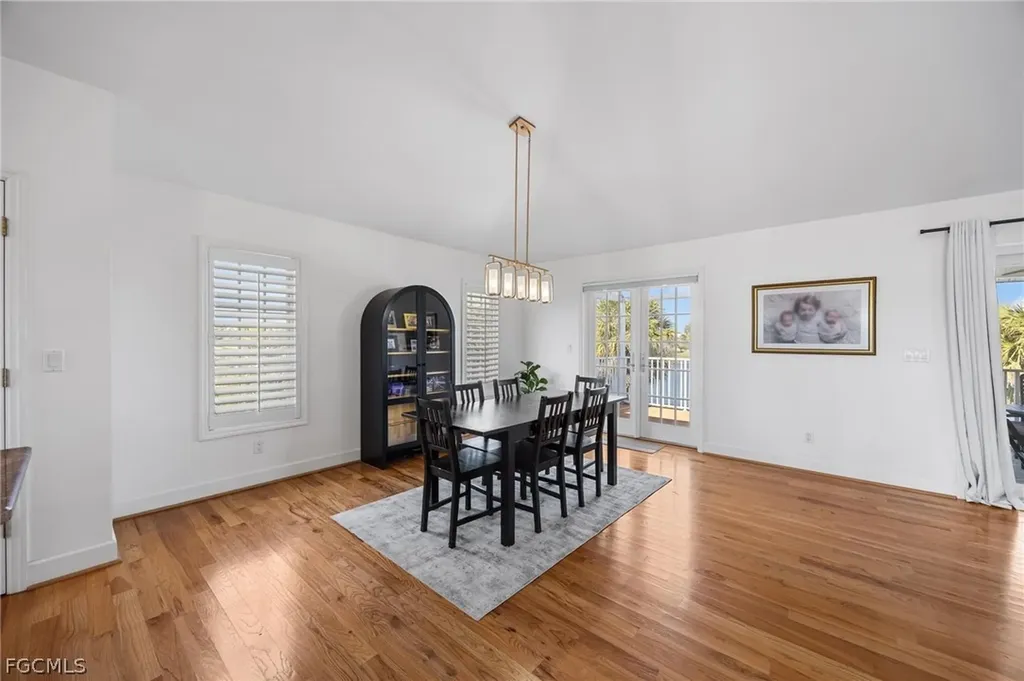 425 Lake Murex Circle Sanibel FL 33957