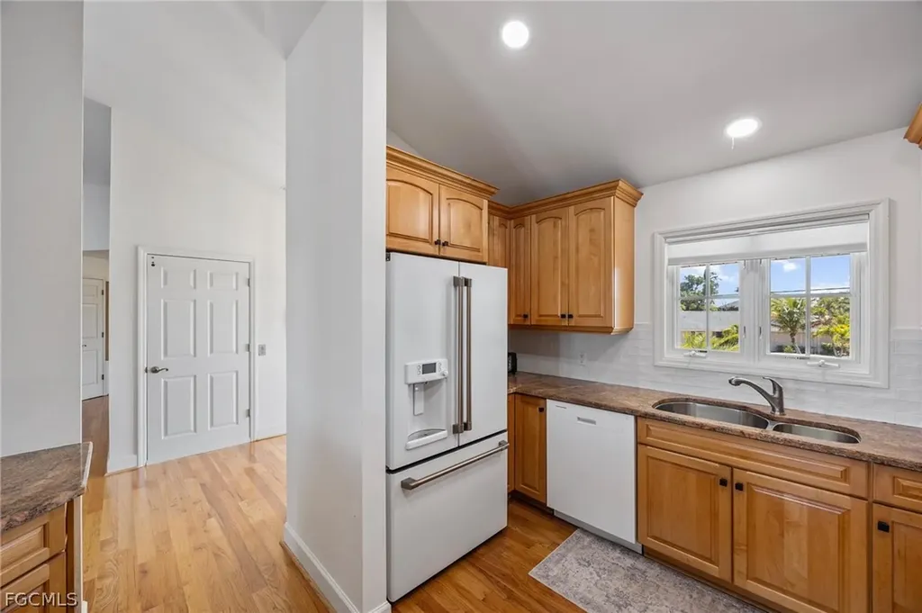 425 Lake Murex Circle Sanibel FL 33957