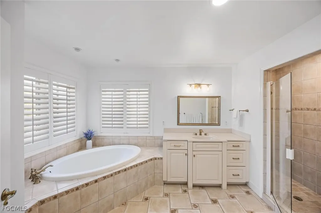 425 Lake Murex Circle Sanibel FL 33957