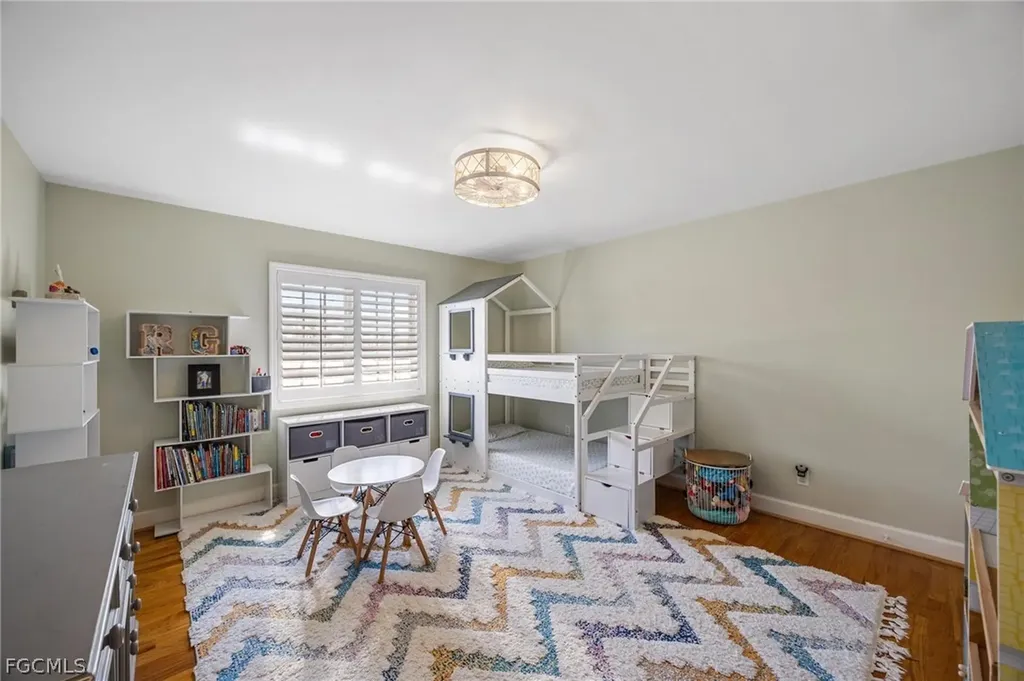 425 Lake Murex Circle Sanibel FL 33957